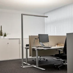 Arcchio LED-gulvlampe til kontor Jolinda, sølv, CCT, sensor, New