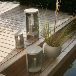 AYTM Ora lykt, gråbrun, høyde 58,4 cm, glass, aluminium| Møbel Og Interiør