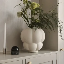 AYTM Uva-vase, keramikk, hvit, Ø 26 cm, drueform| Møbel Og Interiør