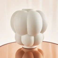 AYTM Uva-vase, keramikk, hvit, Ø 26 cm, drueform| Møbel Og Interiør