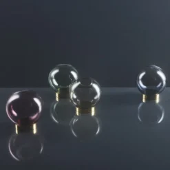 AYTM Vase Globe, Ø 17 cm, rosa / gullfarget, glass, stål| Møbel Og Interiør