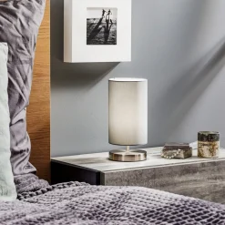 Brilliant Bordlampe Clarie med grå stoffskjerm| Bordlamper