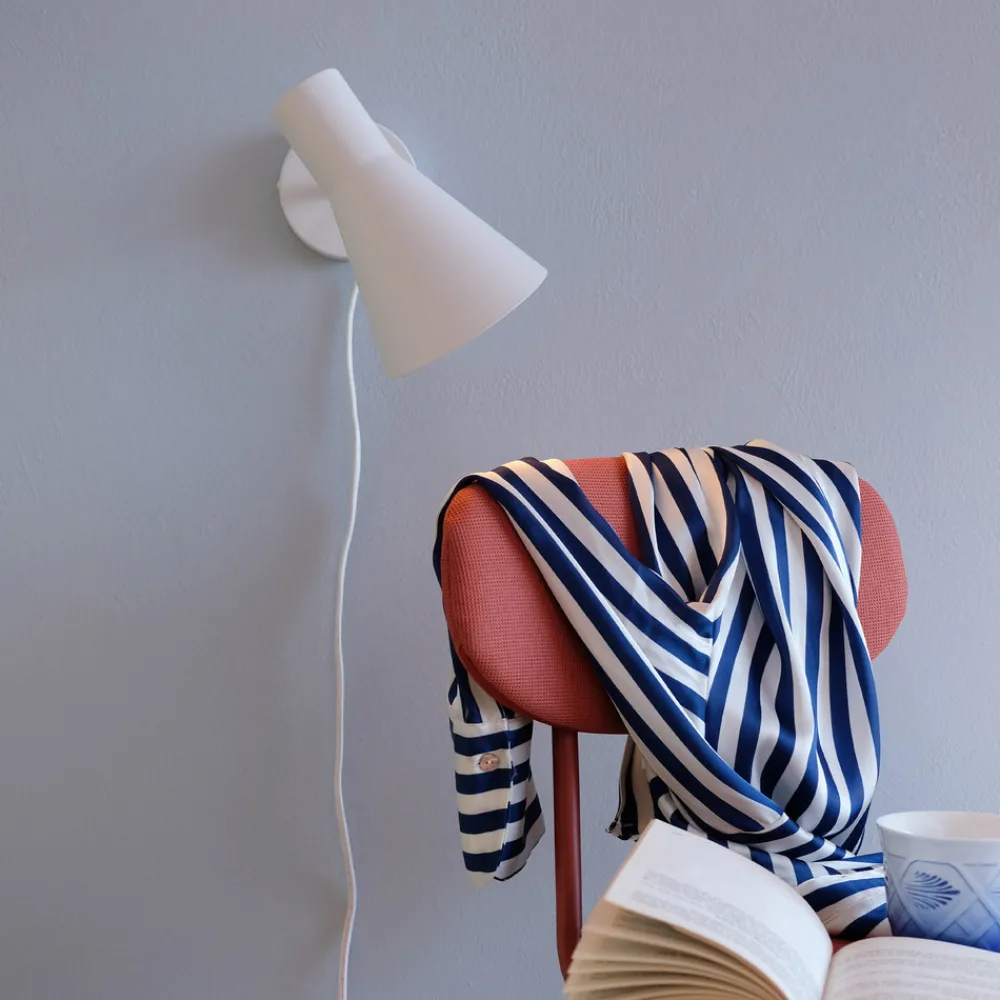 Dyberg Larsen DL12 vegglampe, hvit Best