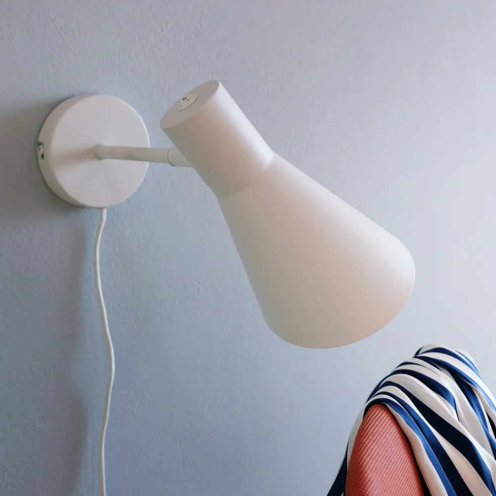 Dyberg Larsen DL12 vegglampe, hvit Best