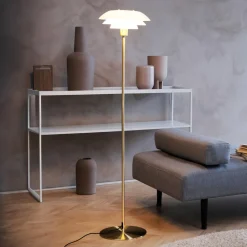 Dyberg Larsen gulvlampe DL31, messingfarget, høyde 133 cm New