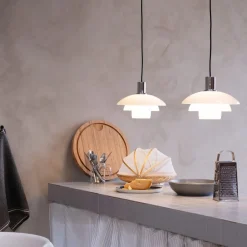 Dyberg Larsen Morph pendellampe, opal, Ø 28 cm, glass| Pendellamper