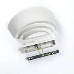 Lindby Gipsvegglampe Azriel, hvit halvrund, tre trinn| Design- Og Hotellbelysning|Vegglamper