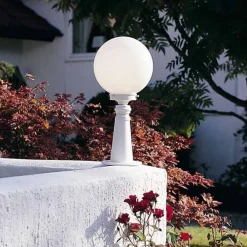 Konstsmide Grasiøs ARCTURUS sokkellampe i hvit| Sokkellamper