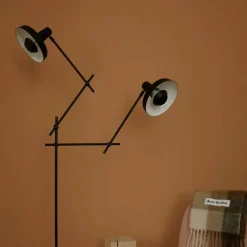 GRUPA Arigato gulvlampe, 2 lyskilder, svart Discount