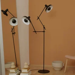 GRUPA Arigato gulvlampe, 2 lyskilder, svart Discount