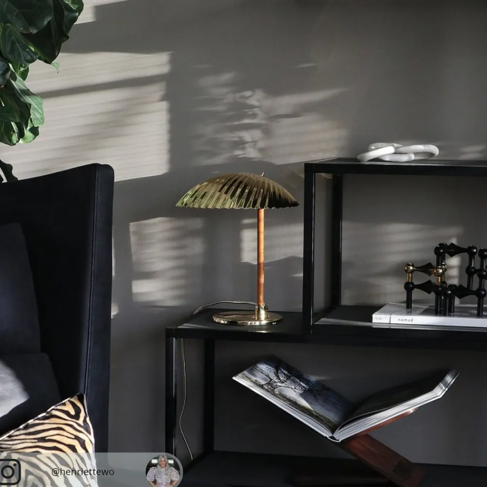 GUBI 5321 bordlampe med rottingstav, messing| Bordlamper