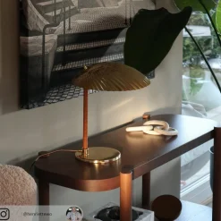 GUBI 5321 bordlampe med rottingstav, messing| Bordlamper