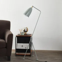 GUBI Gräshoppa trebeint gulvlampe, blågrå Best