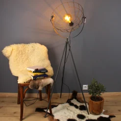 Eco-Light Gulvlampe Grid med kurvformet skjerm Best