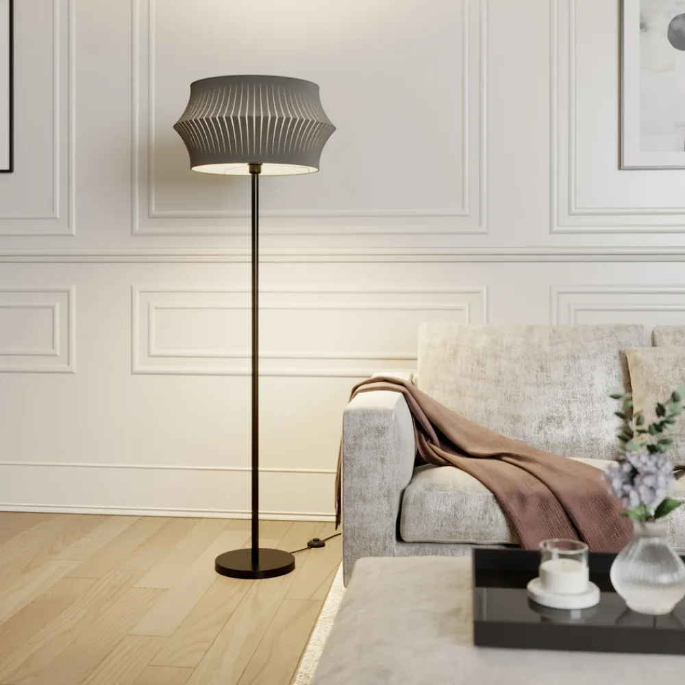 BRITOP Gulvlampe Joala med svart stoffskjerm Best