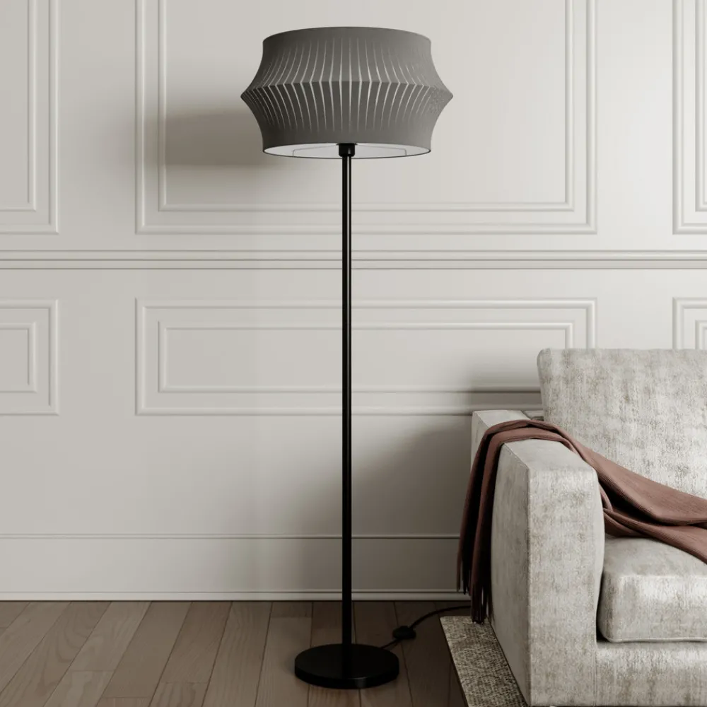 BRITOP Gulvlampe Joala med svart stoffskjerm Best