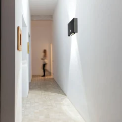 JUST LIGHT. GmbH JUST LIGHT. Utendørs vegglampe Amin, oppladbart batteri, svart aluminium Outlet