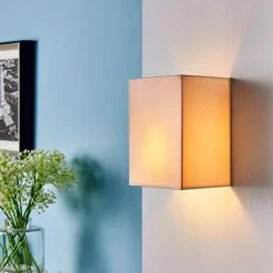 Lindby Kantet stoffvegglampe Annalisa i hvitt Hot