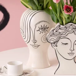 KARE Favola Lady-vase, høyde 30 cm, keramikk, svart/hvit| Møbel Og Interiør