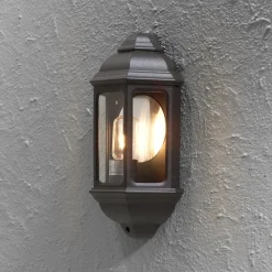 Konstsmide Klassisk utendørs CAGLIARI I vegglampe i svart| Vegglamper Utendørs