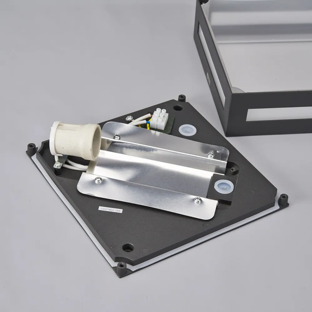 Lucande Kvadratisk utetaklampe Nerea Best