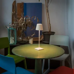 FARO BARCELONA LED-bordlampe Toc med USB-lader, IP54, hvit Discount