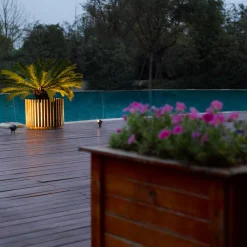 Lucande LED-lampe med jordspyd Jiada Hot