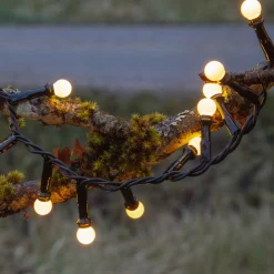 STAR TRADING LED-lyslenke Berry Mini med timerfunksjon hvit Hot