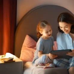 FH Lighting LED-nattbordslampe Ducky, and, hvit, timer, dimbar Discount