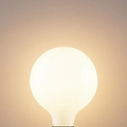 Arcchio LED-pære E27 8W 2 700 K G125 dimbar opal 3stk Outlet