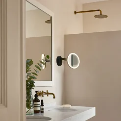 LEDS-C4 Vanity LED-veggspeil, 3 000 K, svart Outlet