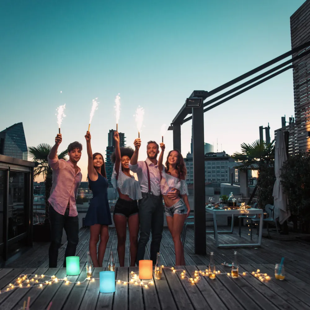 FH Lighting LED-solcellelampe Ceppo 3 000 K og RGB dimbar hvit Clearance