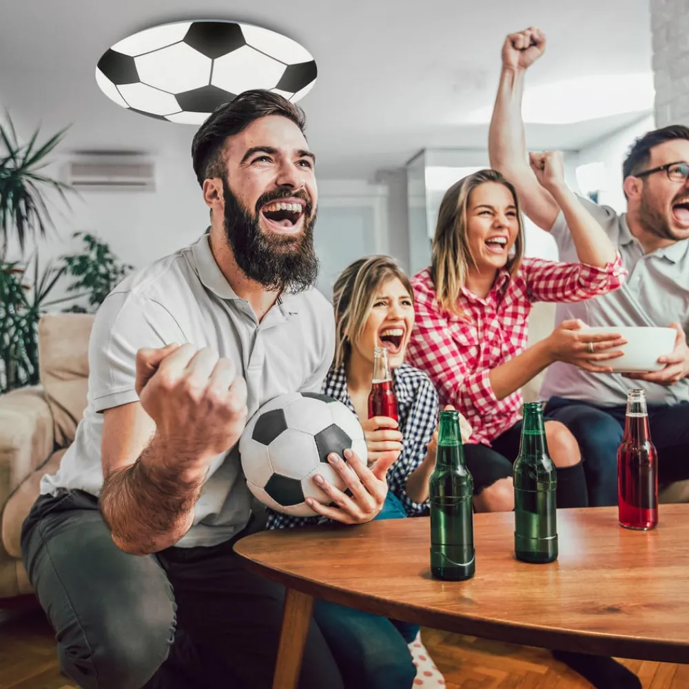 Briloner LED-taklampe Fotball, svart/hvit Ø 27,5cm| Led-Innendørs|Taklamper