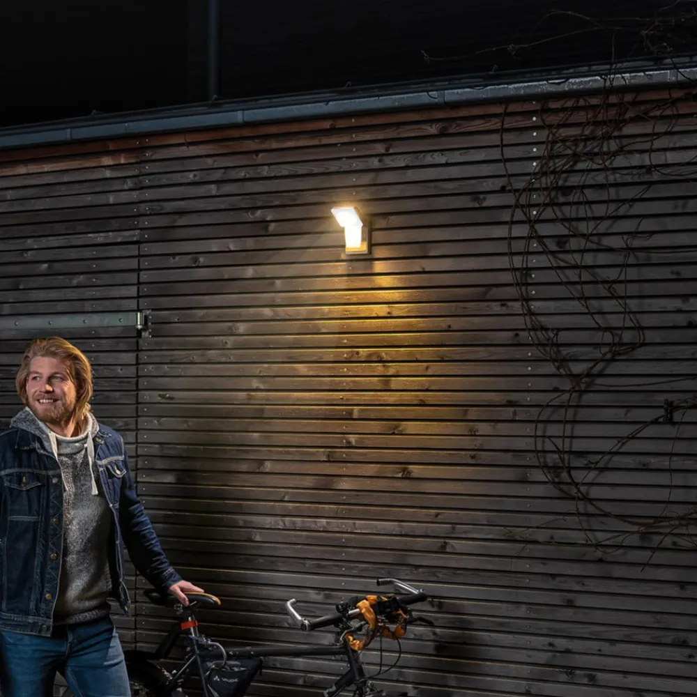 LEDVANCE Endura Pro Spot Sensor LED-spot 8 W grå| Vegglamper Med Sensor|Utespotter
