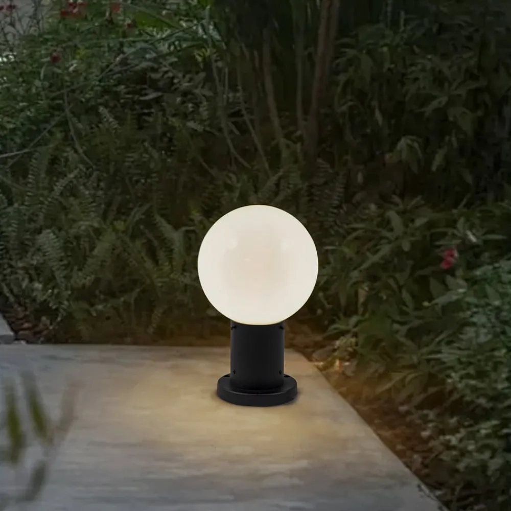 Lindby Dangan sokkellampe, hvit, høyde 32 cm, glass, metall| Sokkellamper Med Sensor|Terrassebelysning