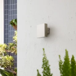 Lindby Dilvana utendørs LED-vegglampe 10 cm Clearance