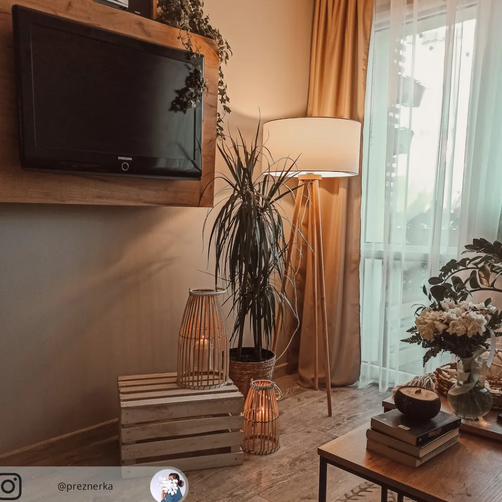 Lindby gulvlampe Charlia, hvit, tre, høyde 150 cm Best