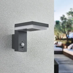 Lindby Laira utendørs LED-solcellevegglampe 15,5cm| Kommersiell Utebelysning|Solcellelamper Med Sensor