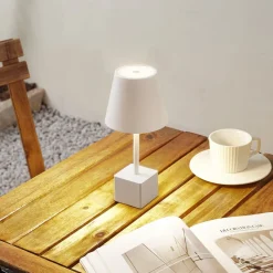 Lindby LED oppladbar bordlampe Janea CUBE, hvit, metall| Dekorasjonsbelysning