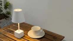 Lindby LED oppladbar bordlampe Janea CUBE, hvit, metall| Dekorasjonsbelysning