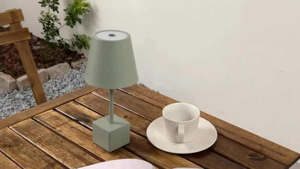 Lindby LED oppladbar bordlampe Janea CUBE, grønn, metall| Dekorasjonsbelysning|Led-Utendørs