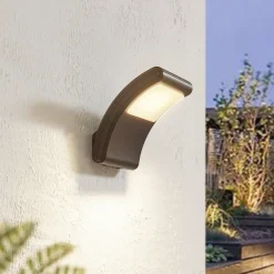 Lindby LED utendørs LED-vegglampe Radane, mørkegrå, kantet, IP54| Utespotter