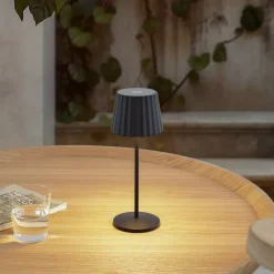 Lindby LED-bordlampe med batteri Esali, svart, metall, IP65| Dekorasjonsbelysning|Kommersiell Utebelysning