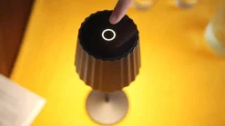 Lindby LED-bordlampe med batteri Esali, svart, metall, IP65| Dekorasjonsbelysning|Kommersiell Utebelysning