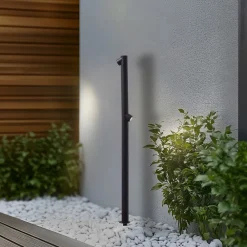 Lindby LED-gatelampe Luzian, høyde 120 cm, svart, jordspyd New