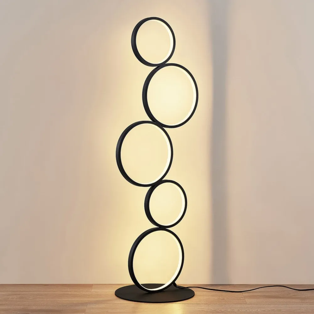 Lindby LED-gulvlampe Jacek, svart, metall, 110 cm, ringer| Led-Innendørs|Gulvlamper