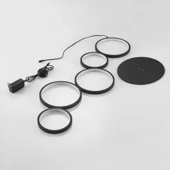 Lindby LED-gulvlampe Jacek, svart, metall, 110 cm, ringer| Led-Innendørs|Gulvlamper