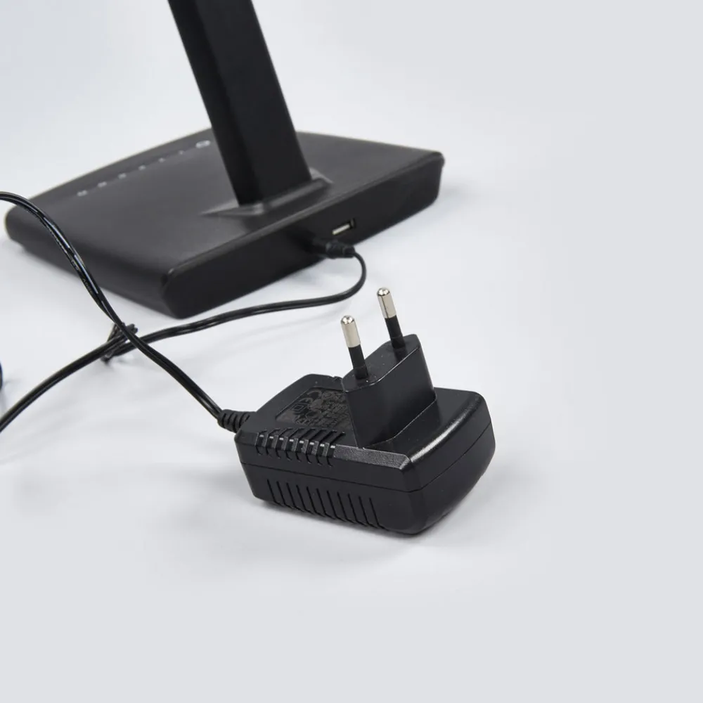 Lindby LED-skrivebordslampe Kuno, svart, USB, berøringsdimmer Best