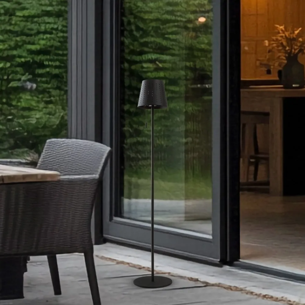 Lindby LED-solcellelampe Hilario, svart, jern, oppladbart batteri| Terrassebelysning|Solcellelamper