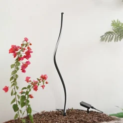 Lindby LED-solcellelampe Sabriel, buet, svart, aluminium, 3000K Outlet